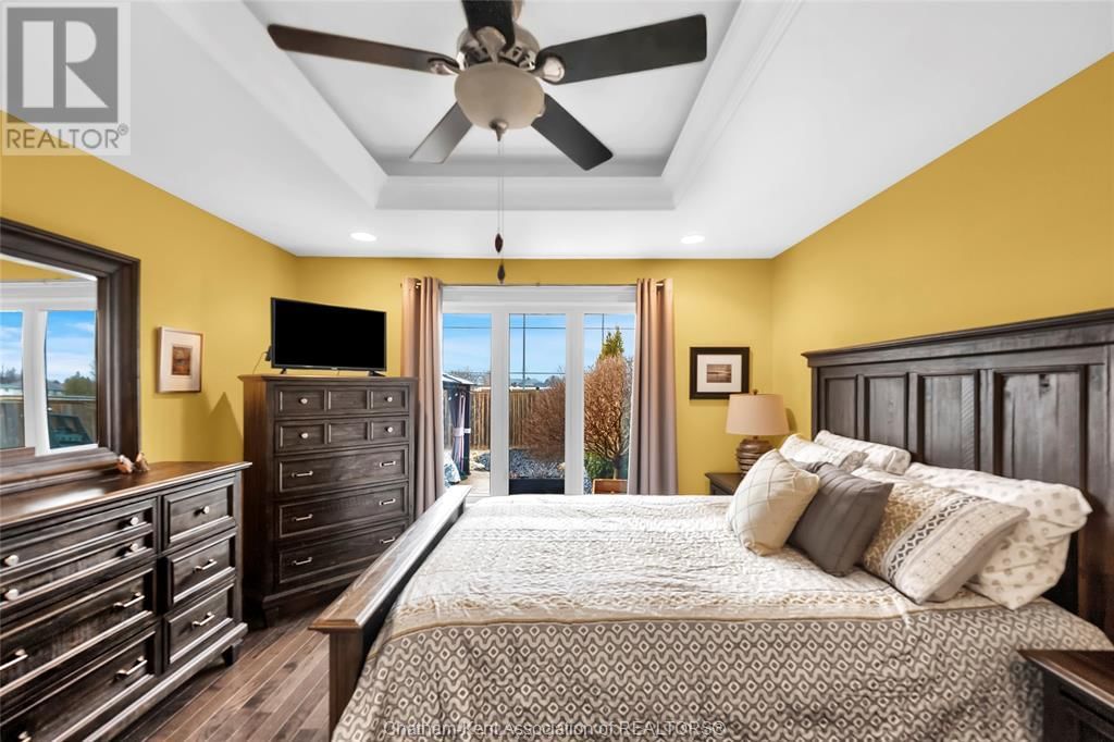 484 TWEEDSMUIR AVENUE WEST Image 30