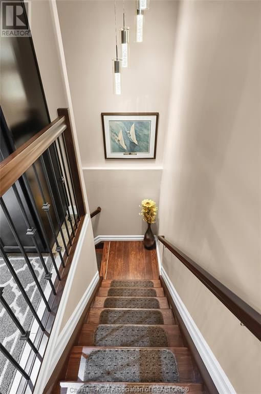 484 TWEEDSMUIR AVENUE WEST Image 35