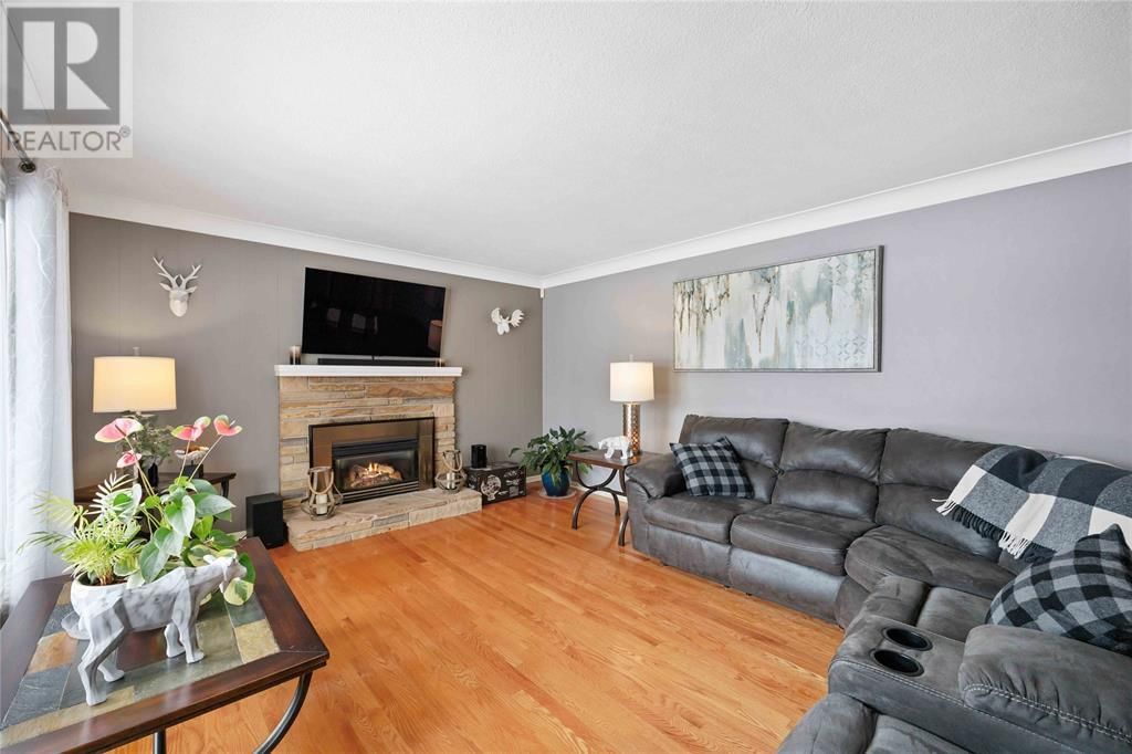 1231 EXMOUTH STREET Image 10