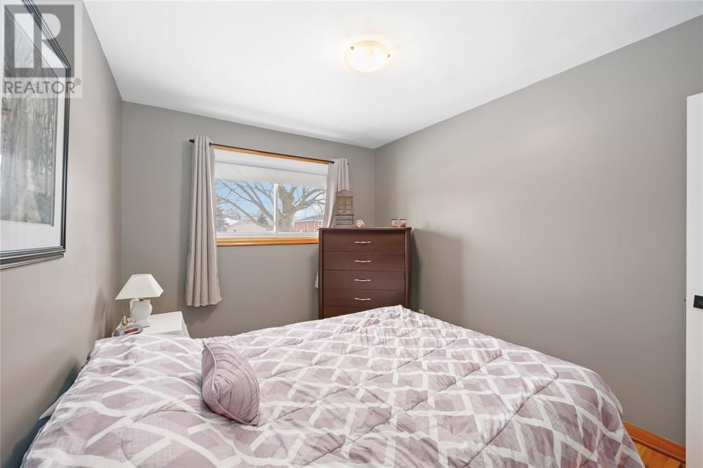1231 EXMOUTH STREET Image 22