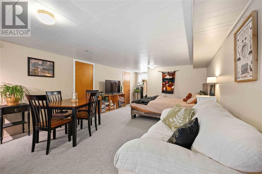 1231 EXMOUTH STREET Image 23