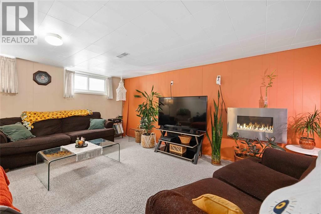 1231 EXMOUTH STREET Image 25