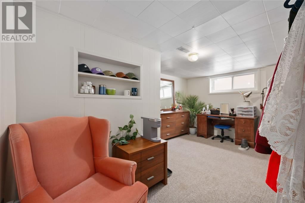 1231 EXMOUTH STREET Image 28