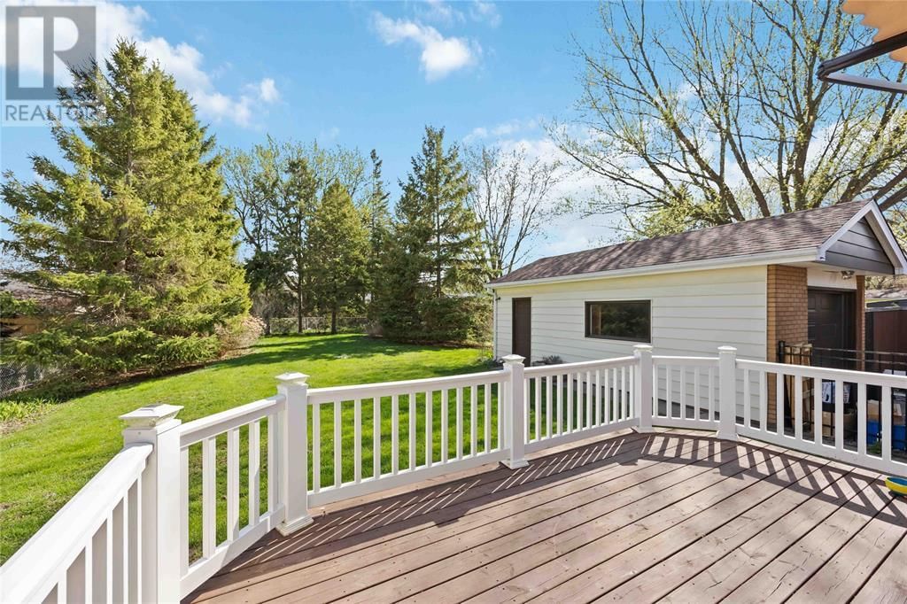 1231 EXMOUTH STREET Image 37