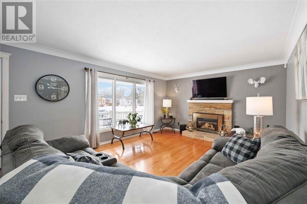 1231 EXMOUTH STREET Image 5