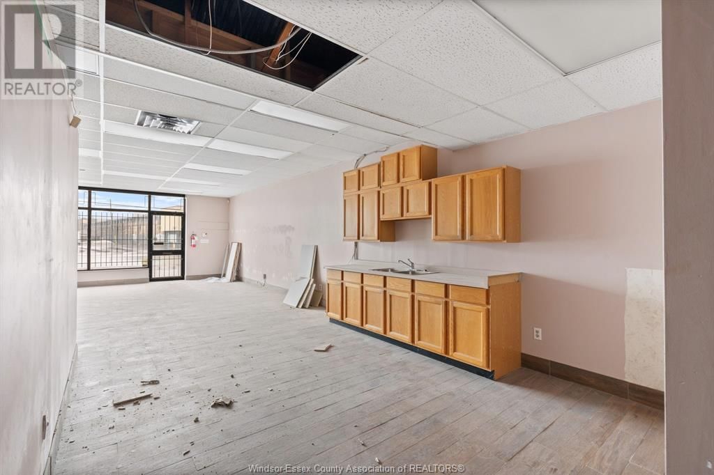 3770 TECUMSEH ROAD EAST Image 6