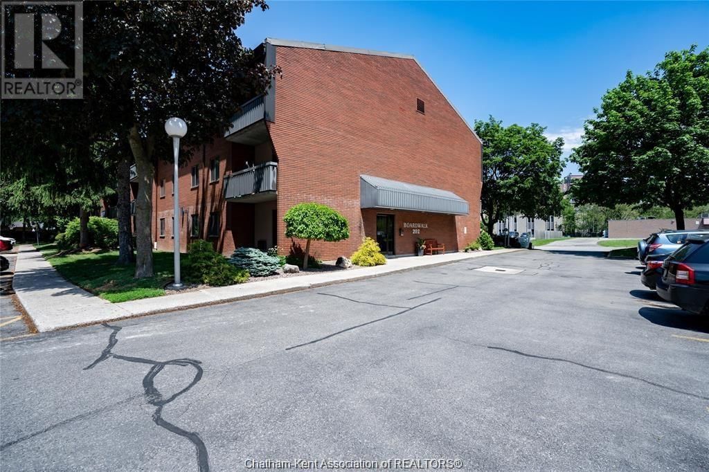 207 - 202 CAMPUS PARKWAY Image 1