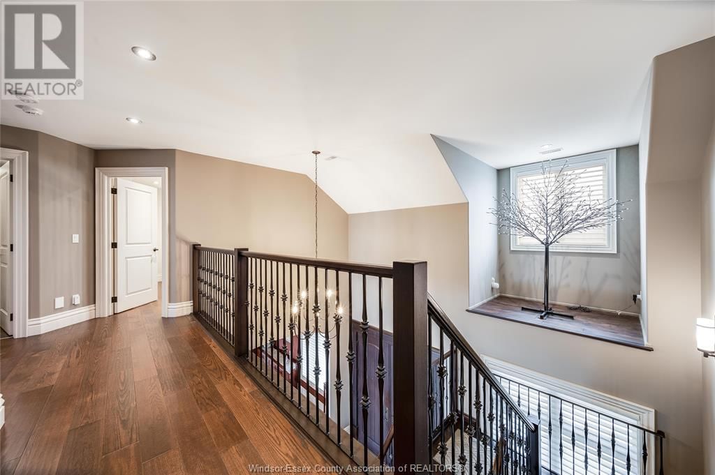 12082 & 12 RIVERSIDE DRIVE Image 20