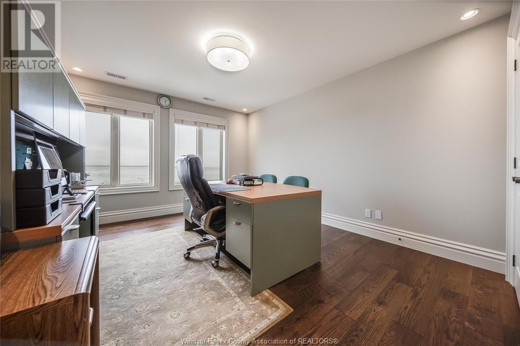 12082 & 12 RIVERSIDE DRIVE Image 23