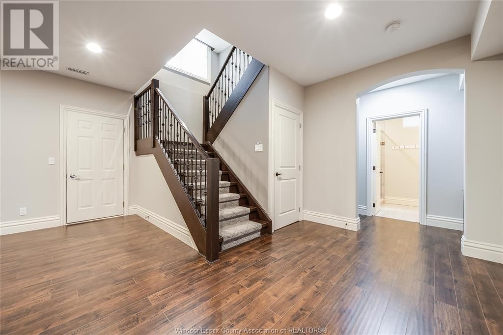 12082 & 12 RIVERSIDE DRIVE Image 26