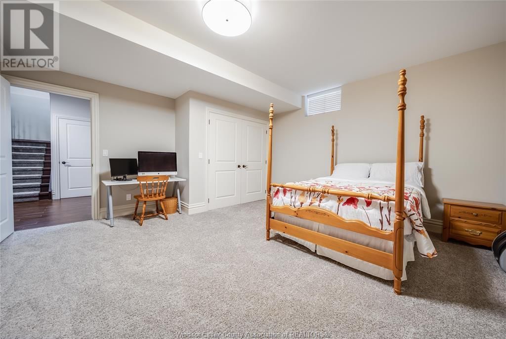 12082 & 12 RIVERSIDE DRIVE Image 27