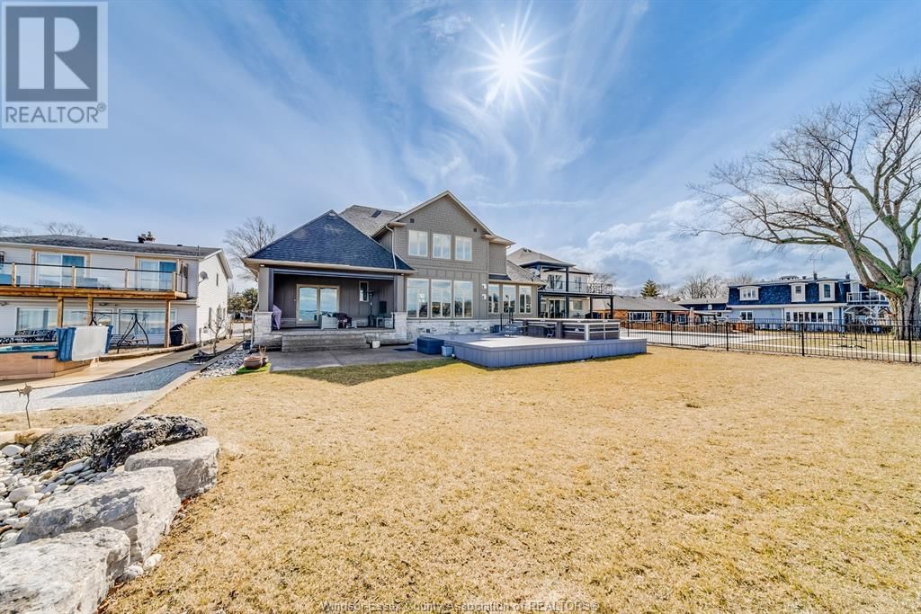 12082 & 12 RIVERSIDE DRIVE Image 36