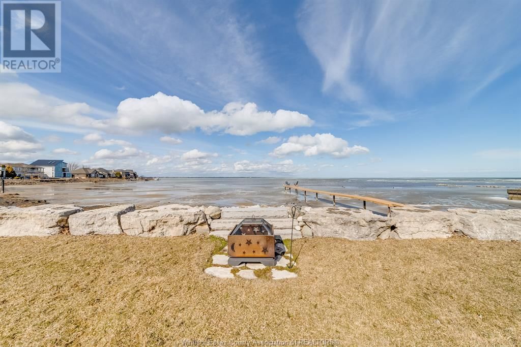 12082 & 12 RIVERSIDE DRIVE Image 48