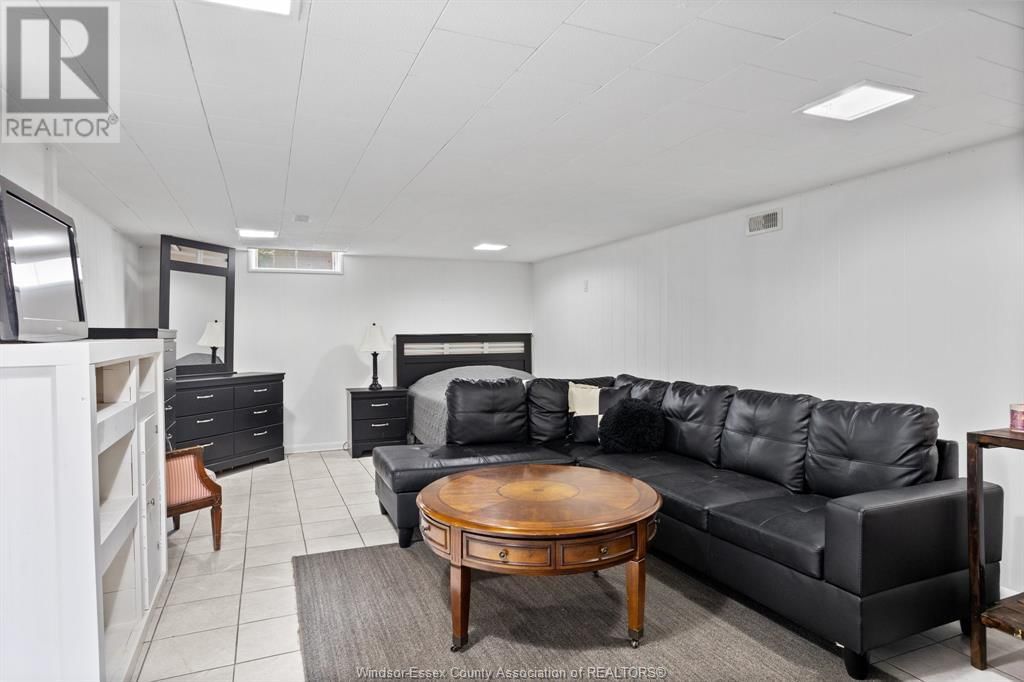 492 ISACK DRIVE Image 14