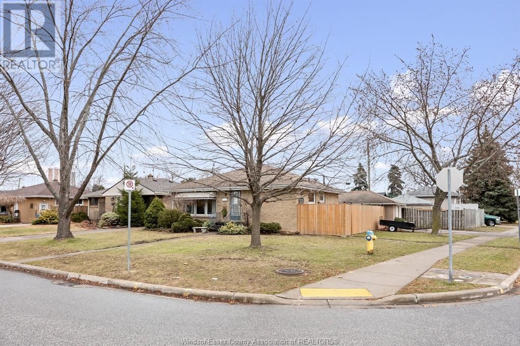 492 ISACK DRIVE Image 2