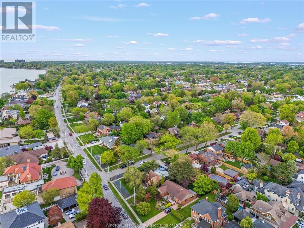 216 THOMPSON BOULEVARD Image 5