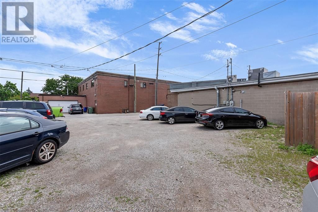 976 HOWARD AVENUE Image 6