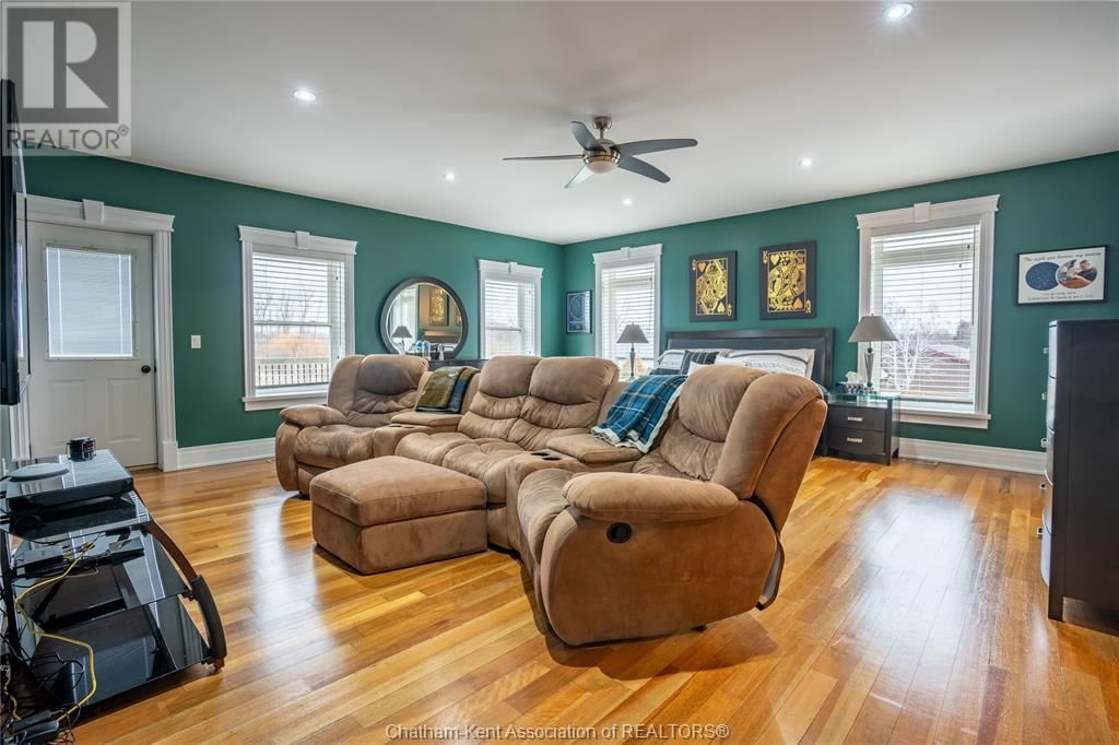 8545 WATER STREET Image 26