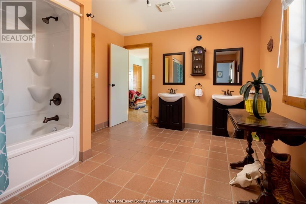 453 ELMSTEAD Image 29