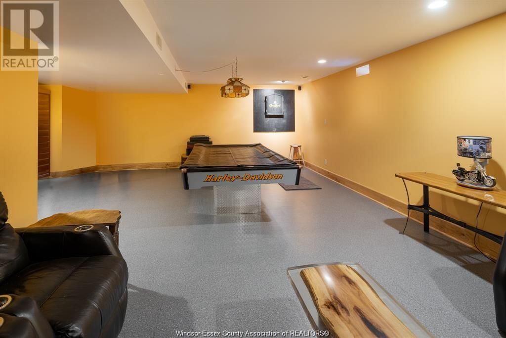 453 ELMSTEAD Image 32