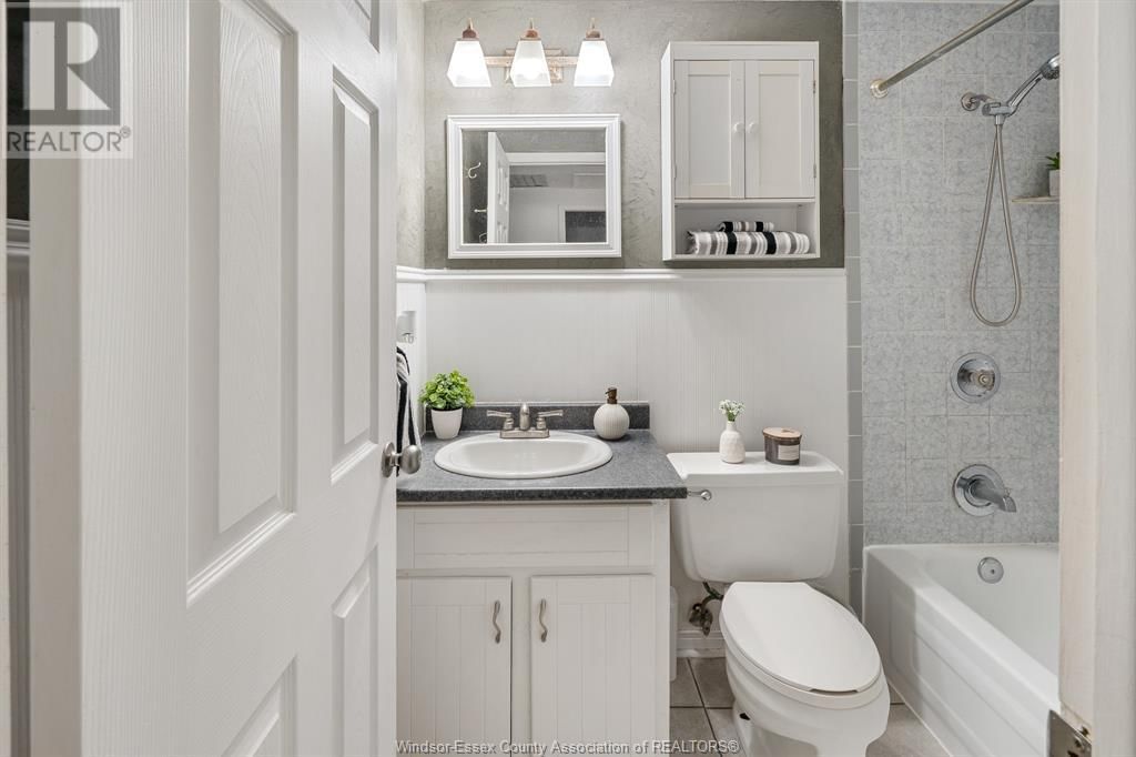 2911 MEADOWBROOK LANE Image 23