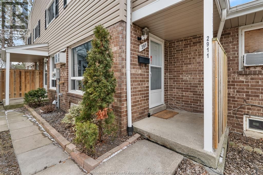 2911 MEADOWBROOK LANE Image 32
