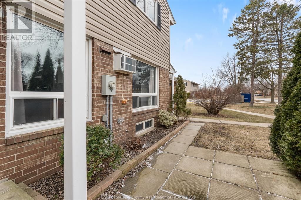 2911 MEADOWBROOK LANE Image 36