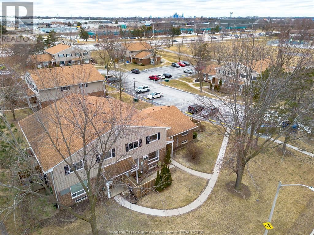 2911 MEADOWBROOK LANE Image 40