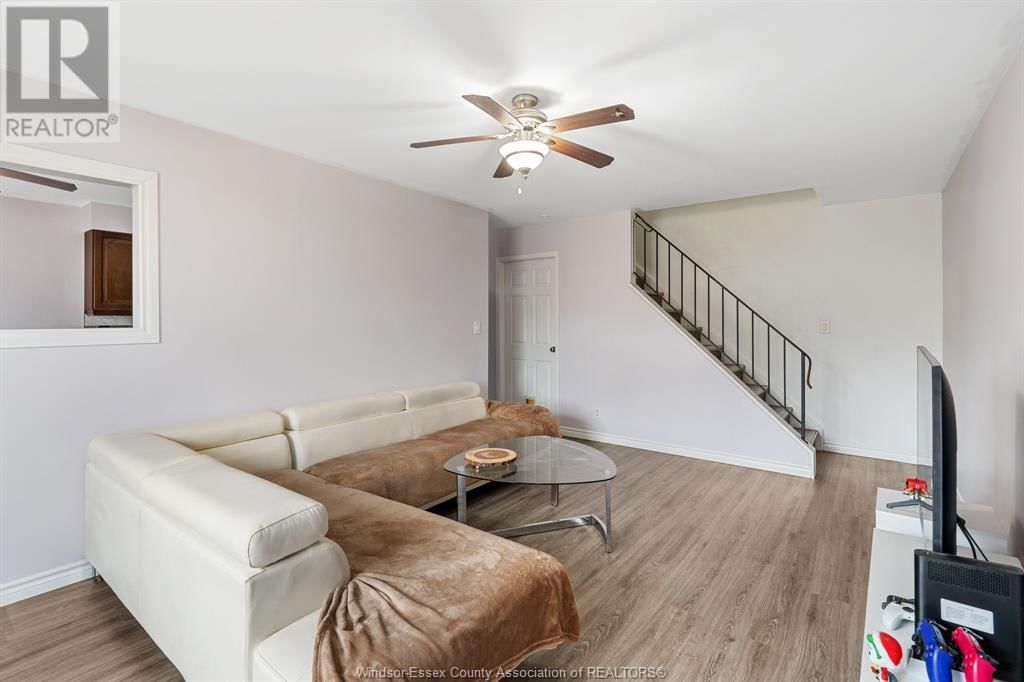 2911 MEADOWBROOK LANE Image 5