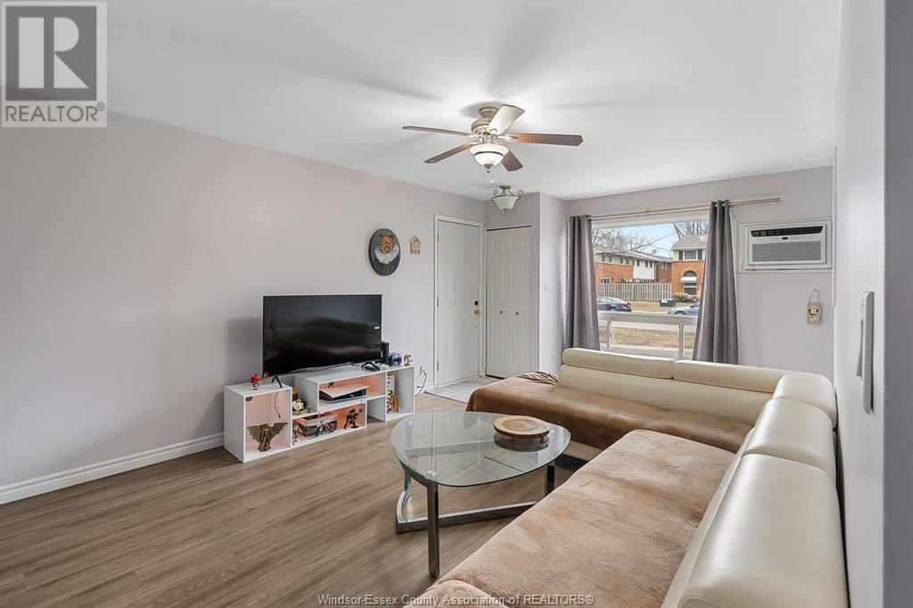 2911 MEADOWBROOK LANE Image 6