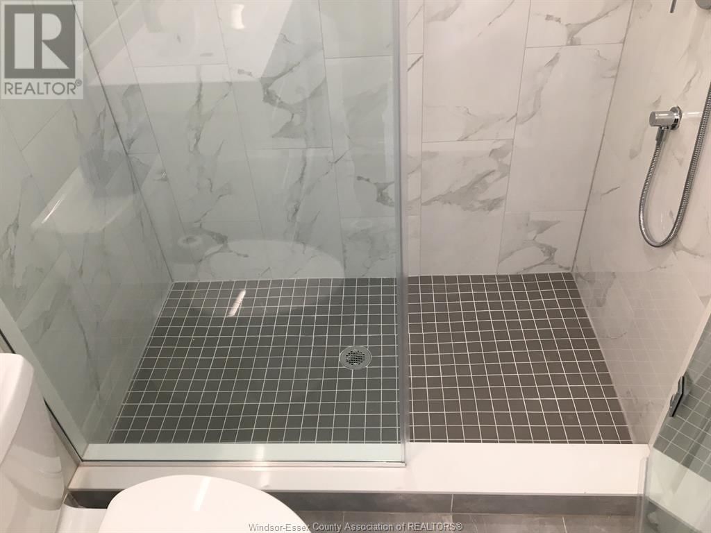 1059 ELSMERE Image 13