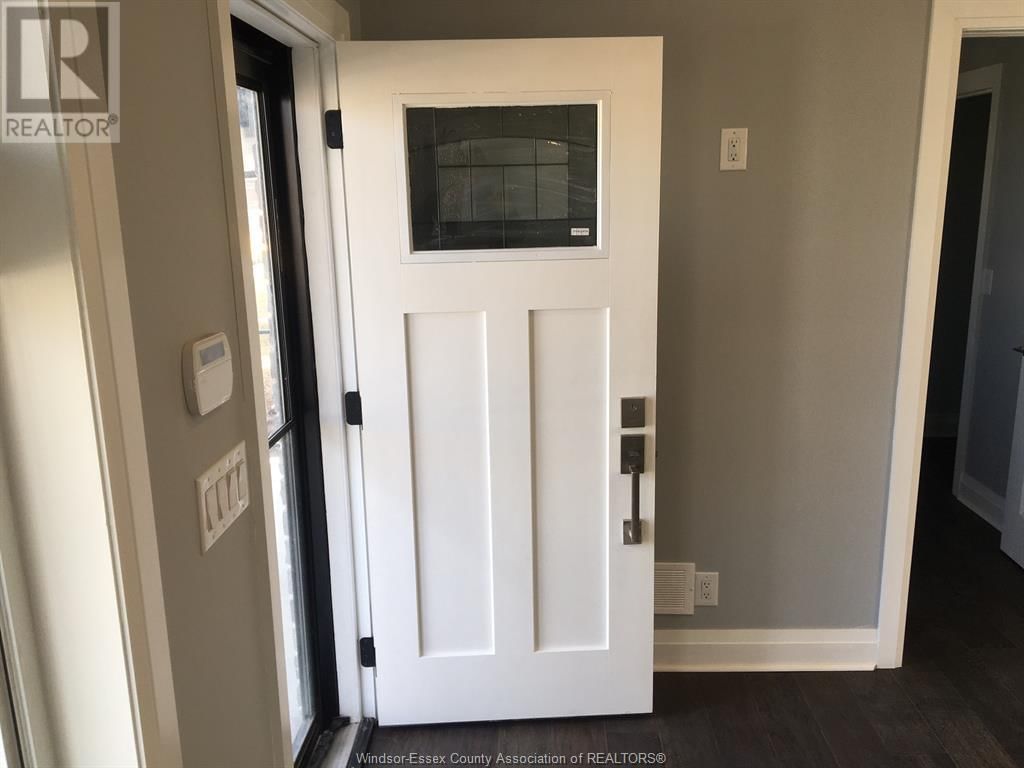 1059 ELSMERE Image 15