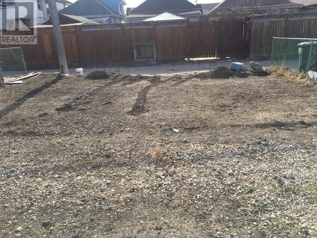 1059 ELSMERE Image 23