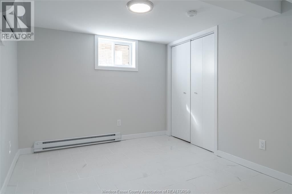 LOWER - 1527 CENTRAL Image 10