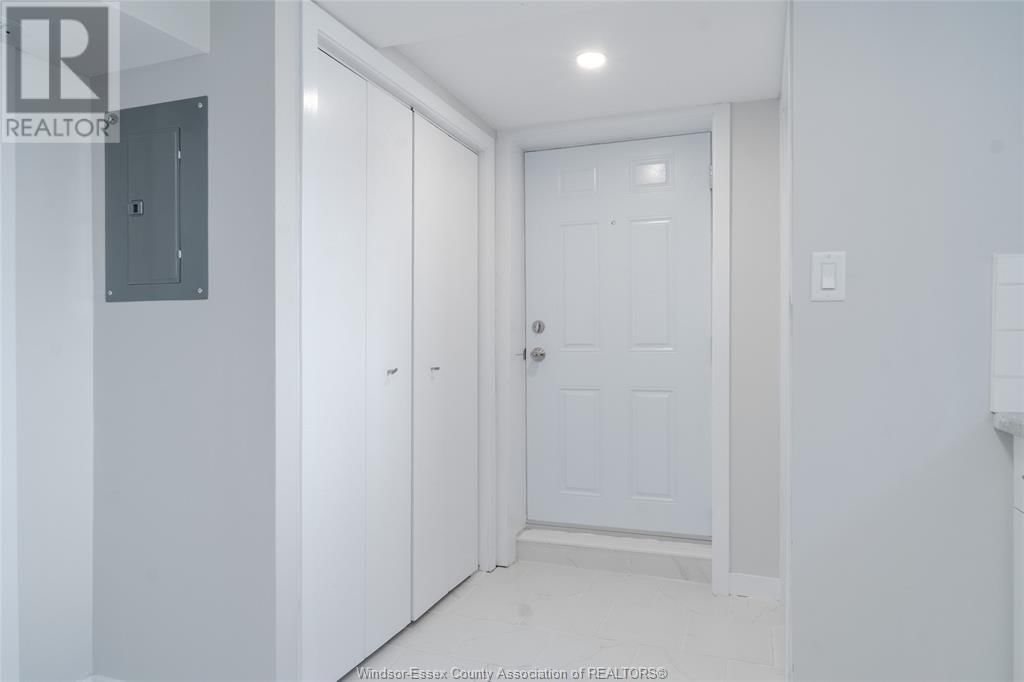 LOWER - 1527 CENTRAL Image 13