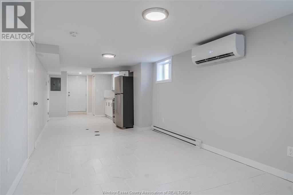 LOWER - 1527 CENTRAL Image 7