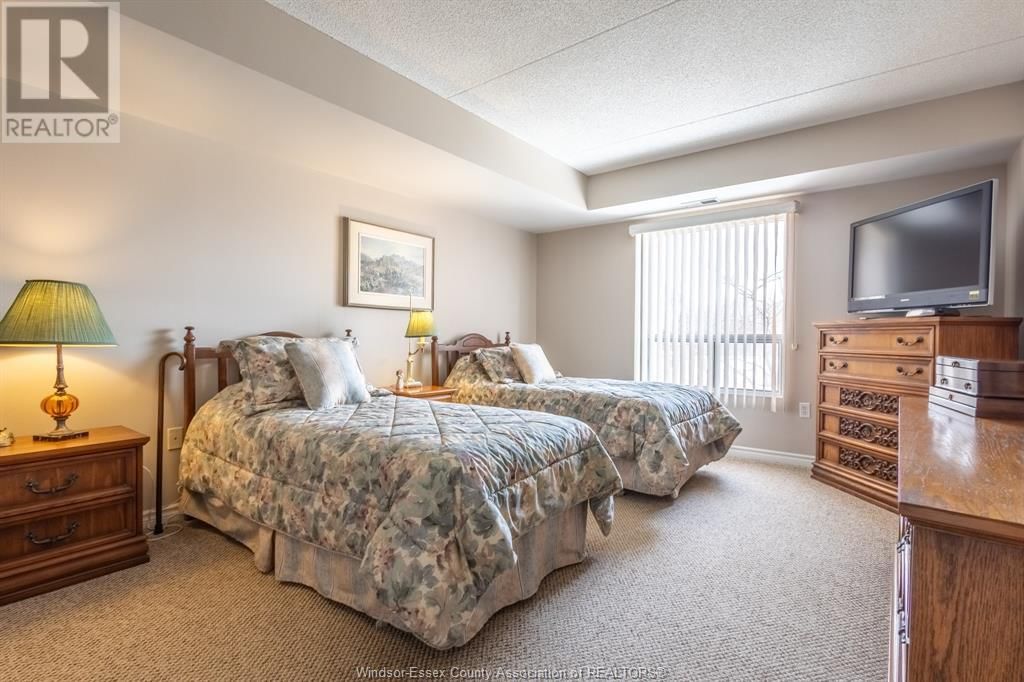 203 - 99 ROBSON Image 14
