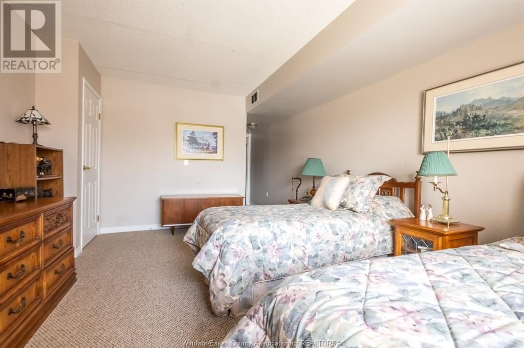 203 - 99 ROBSON Image 15