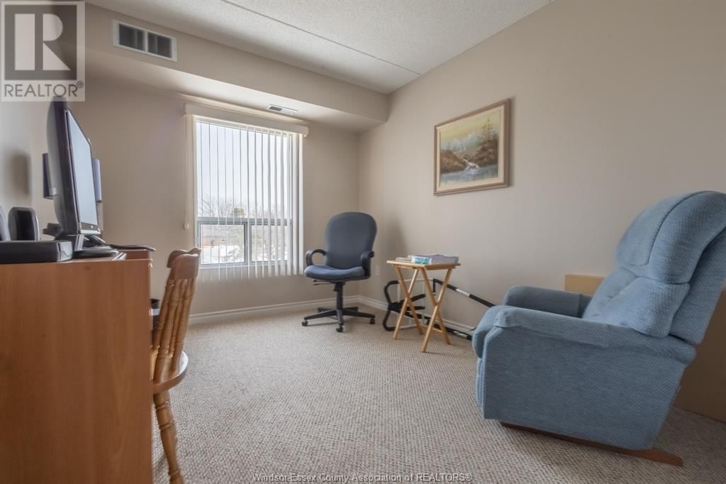 203 - 99 ROBSON Image 18