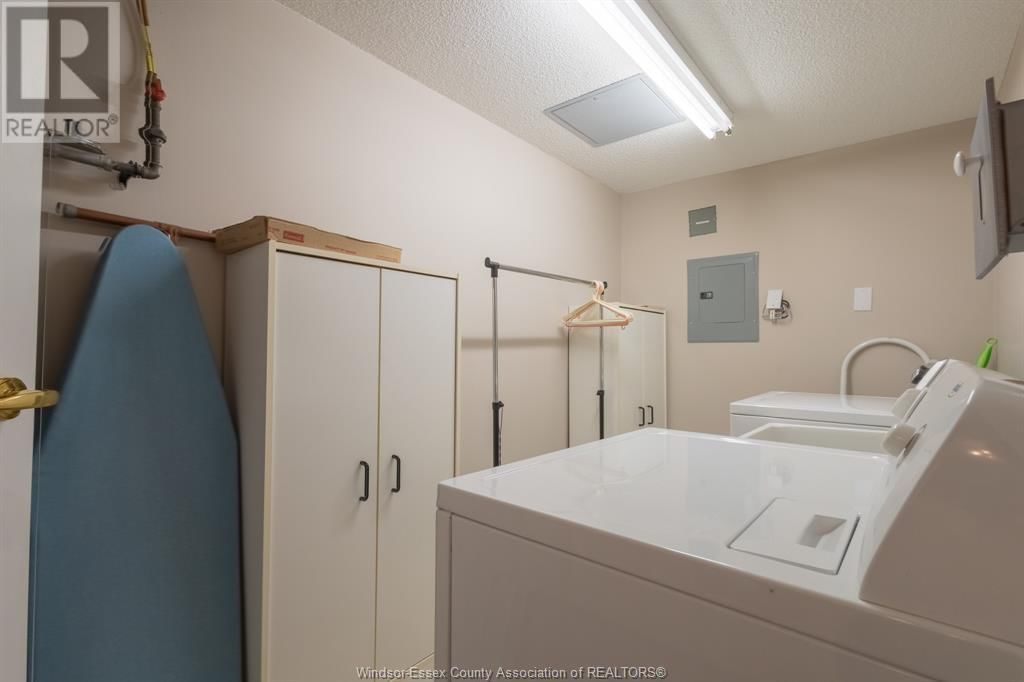 203 - 99 ROBSON Image 21