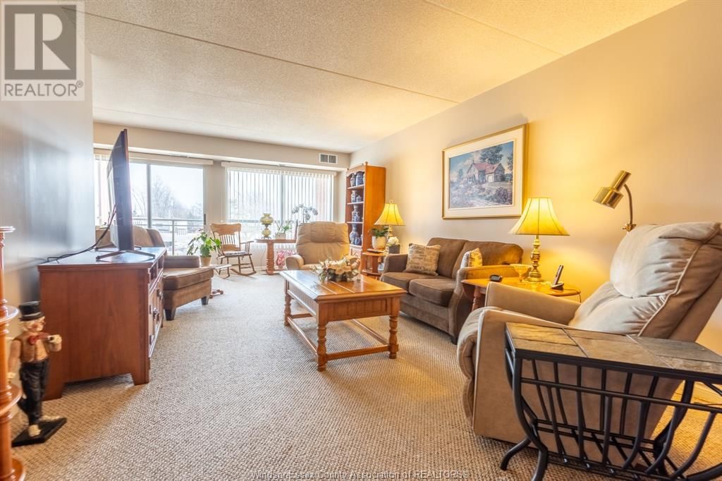 203 - 99 ROBSON Image 4