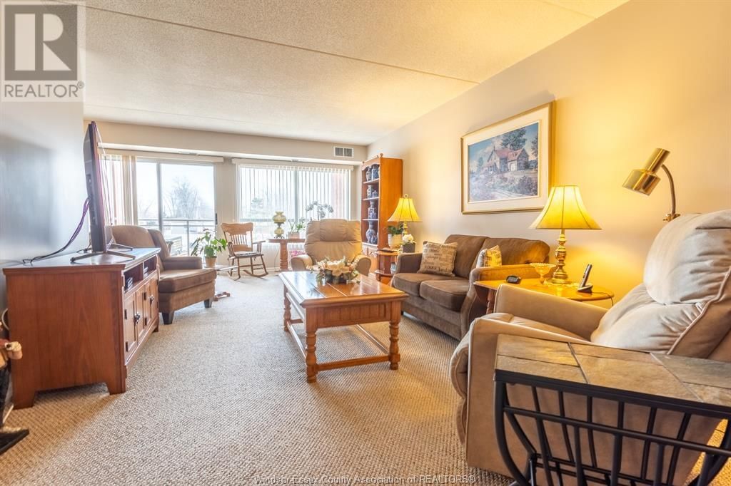 203 - 99 ROBSON Image 7