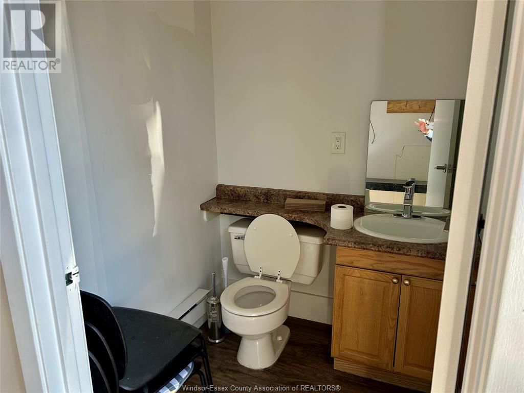 2645 HOWARD AVENUE Image 10
