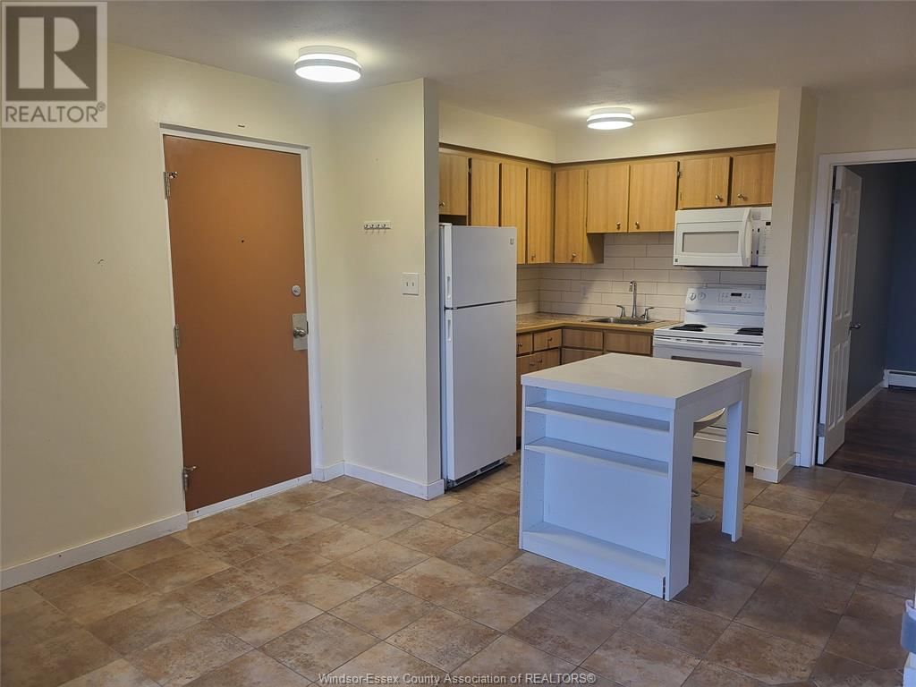 821 PILLETTE Unit# 9 Image 6