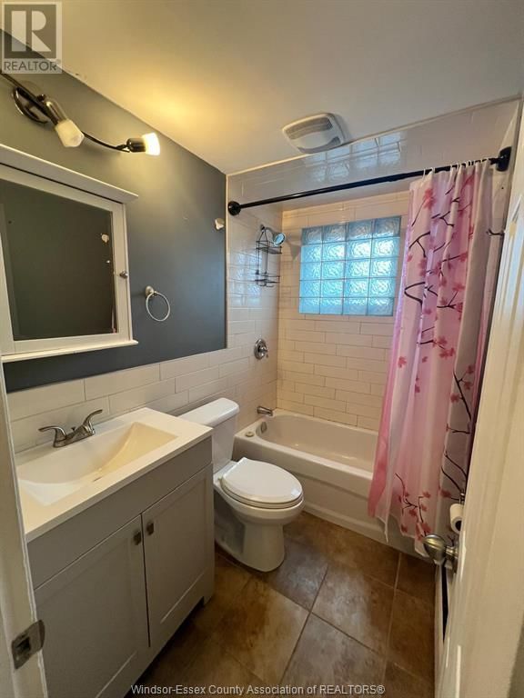 821 PILLETTE Unit# 9 Image 7
