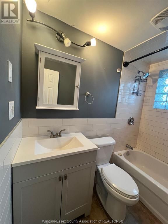 821 PILLETTE Unit# 9 Image 8