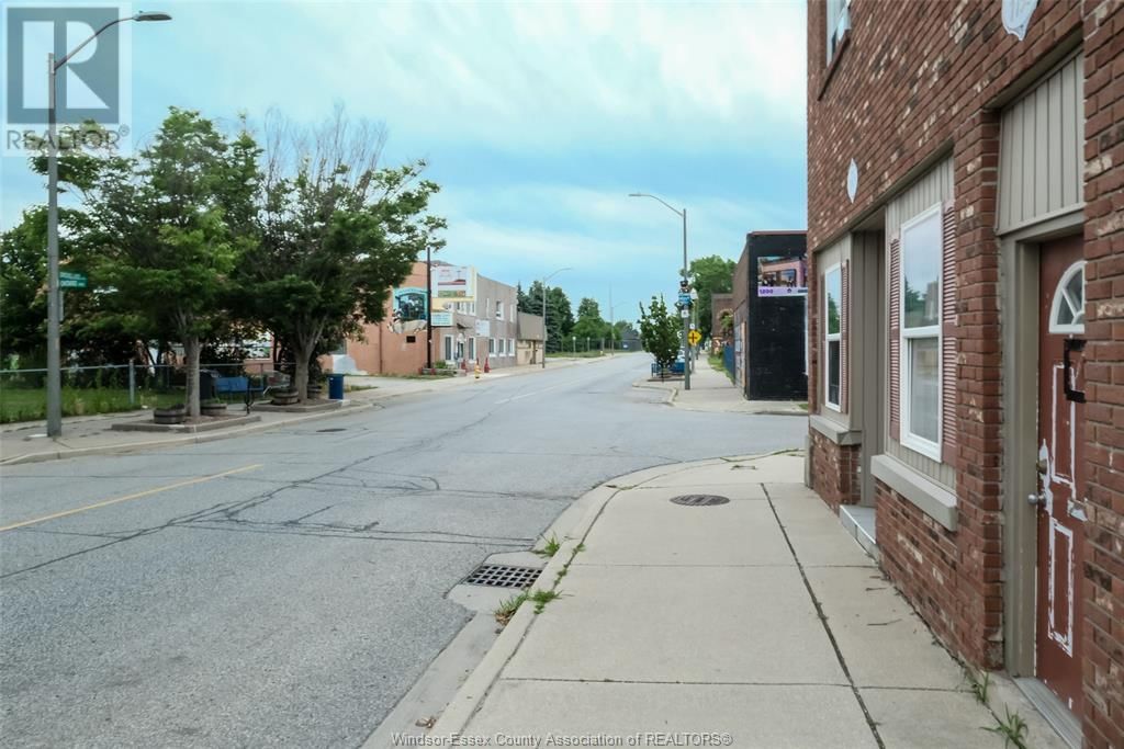 1195-97 DROUILLARD ROAD Image 17