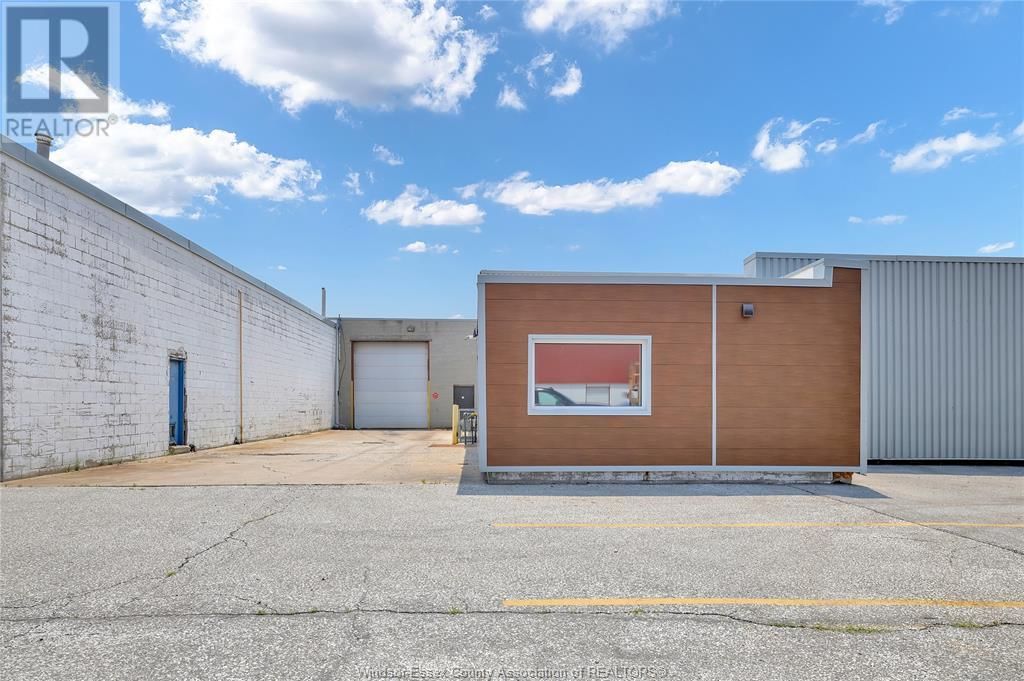 1327 MCDOUGALL STREET Image 31