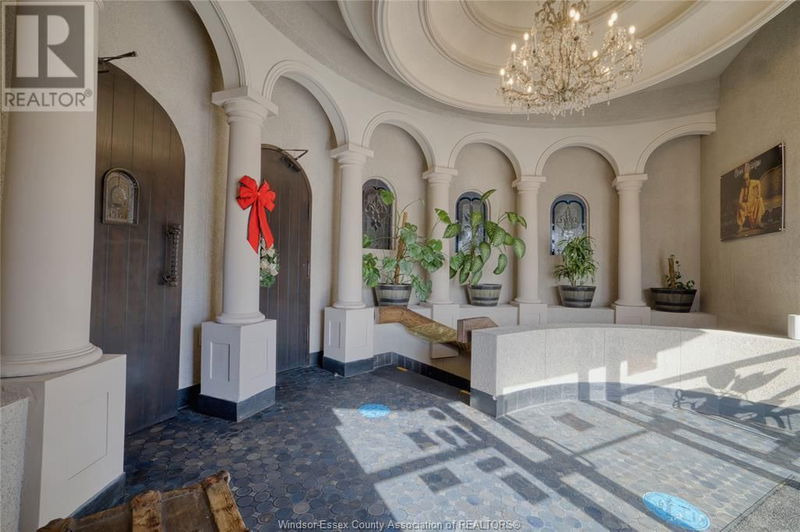 Image #1 of Restaurant for Sale at Tecumseh, Windsor, Ontario