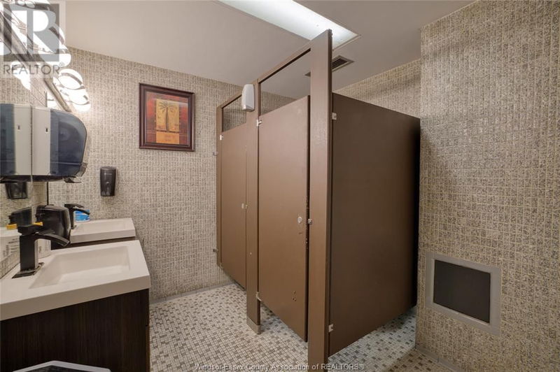 Image #1 of Restaurant for Sale at Tecumseh, Windsor, Ontario